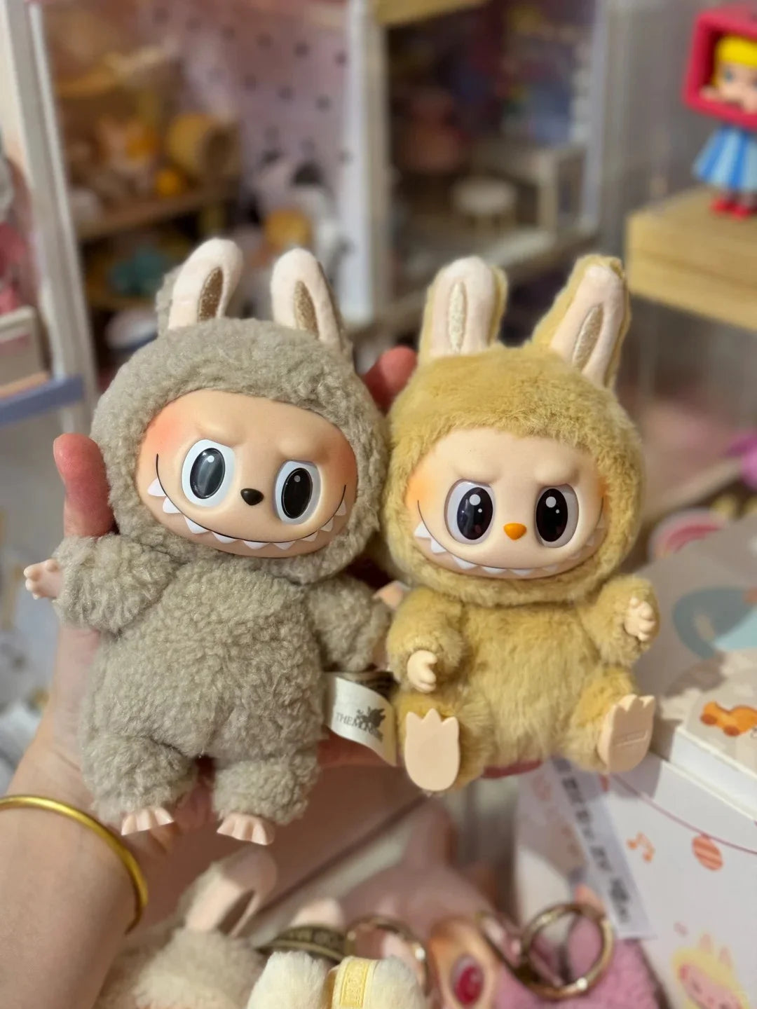 Labubu Blind box The Monsters Lisa Seme Heart Macarrr Vinyl Base Series Trendy Toy Decorations children Birthday Gifts